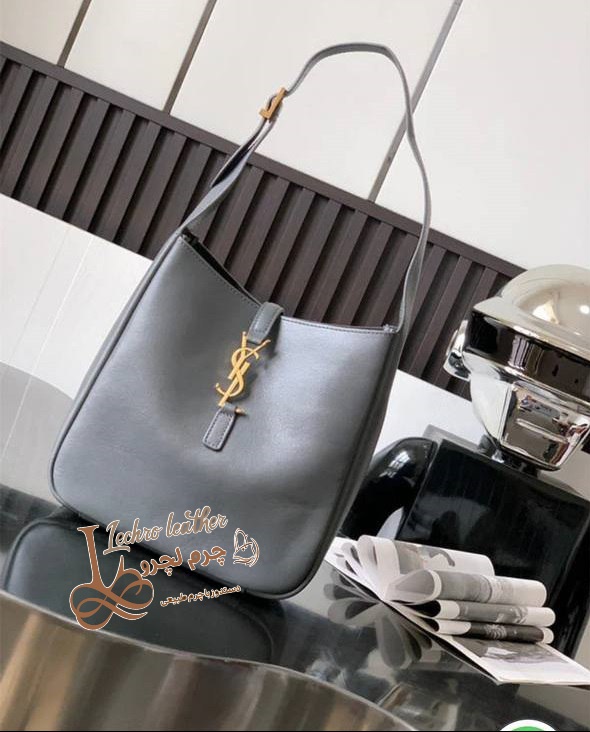 کیف زنانه دستی کد۱۰۲۴۲ چرم طبیعی و دستدوز سایز